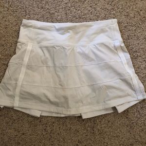Lululemon pace rival skirt